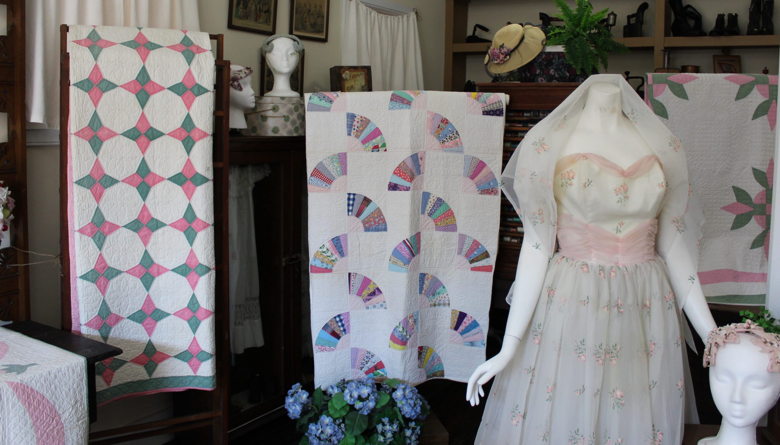 Quilts in spring colors on display